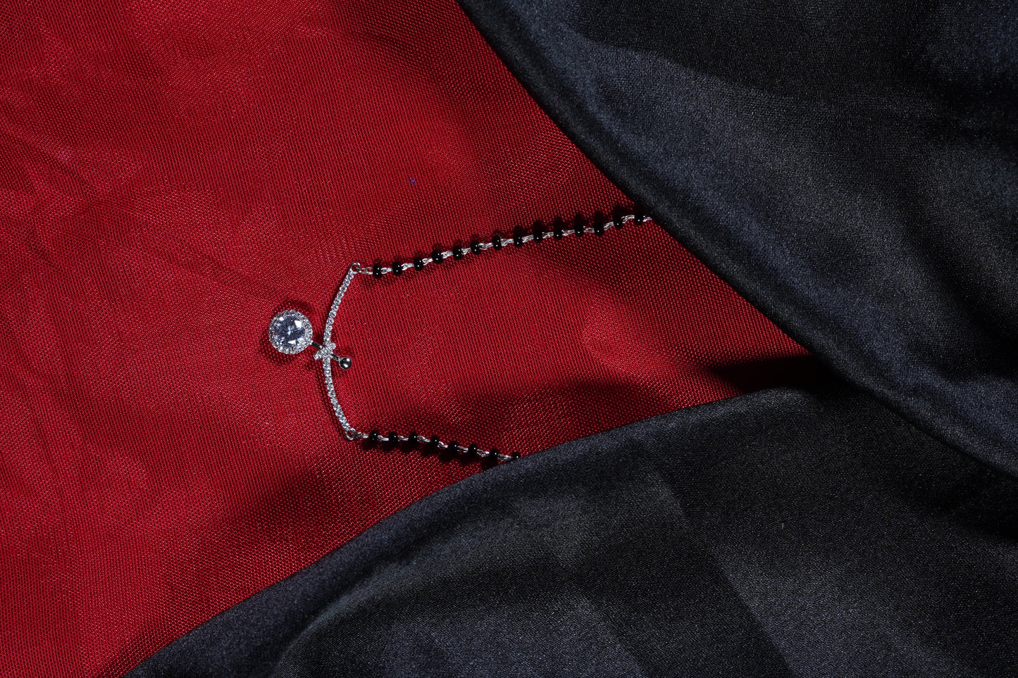 Ebony Horizon Solitaire Mangalsutra