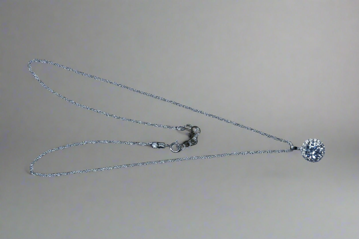Solitaire Beacon Chain Pendant