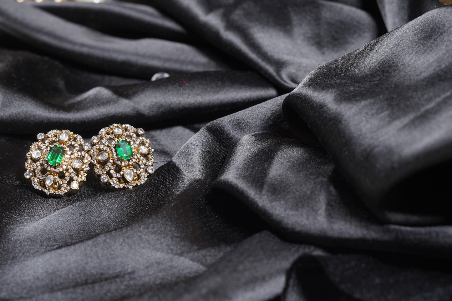 Vasundhara Varnika Earstuds