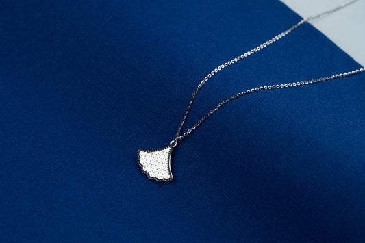 Luminique Sparkling Leaf Chain Pendant