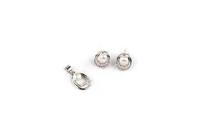 Pearl Essence Oval Pendant Set