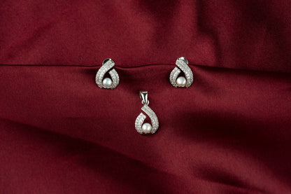 Leafy Pearl Elegance Pendant Set