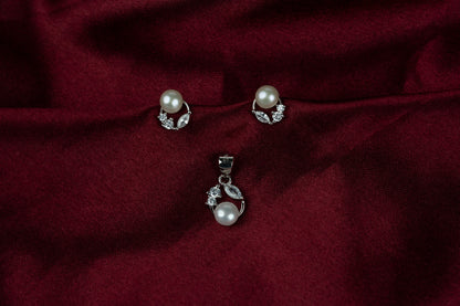 Pearl Round Radiance Pendant Set