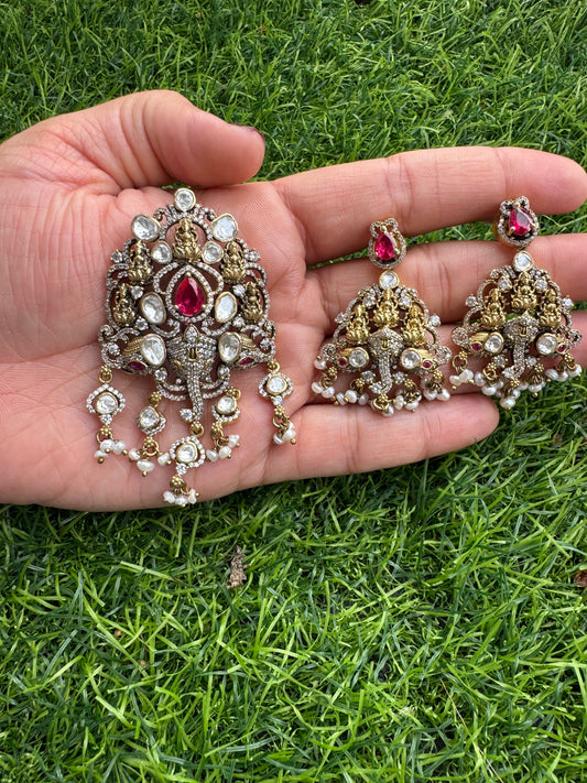 Marun Ganpati Grace Pendant Set