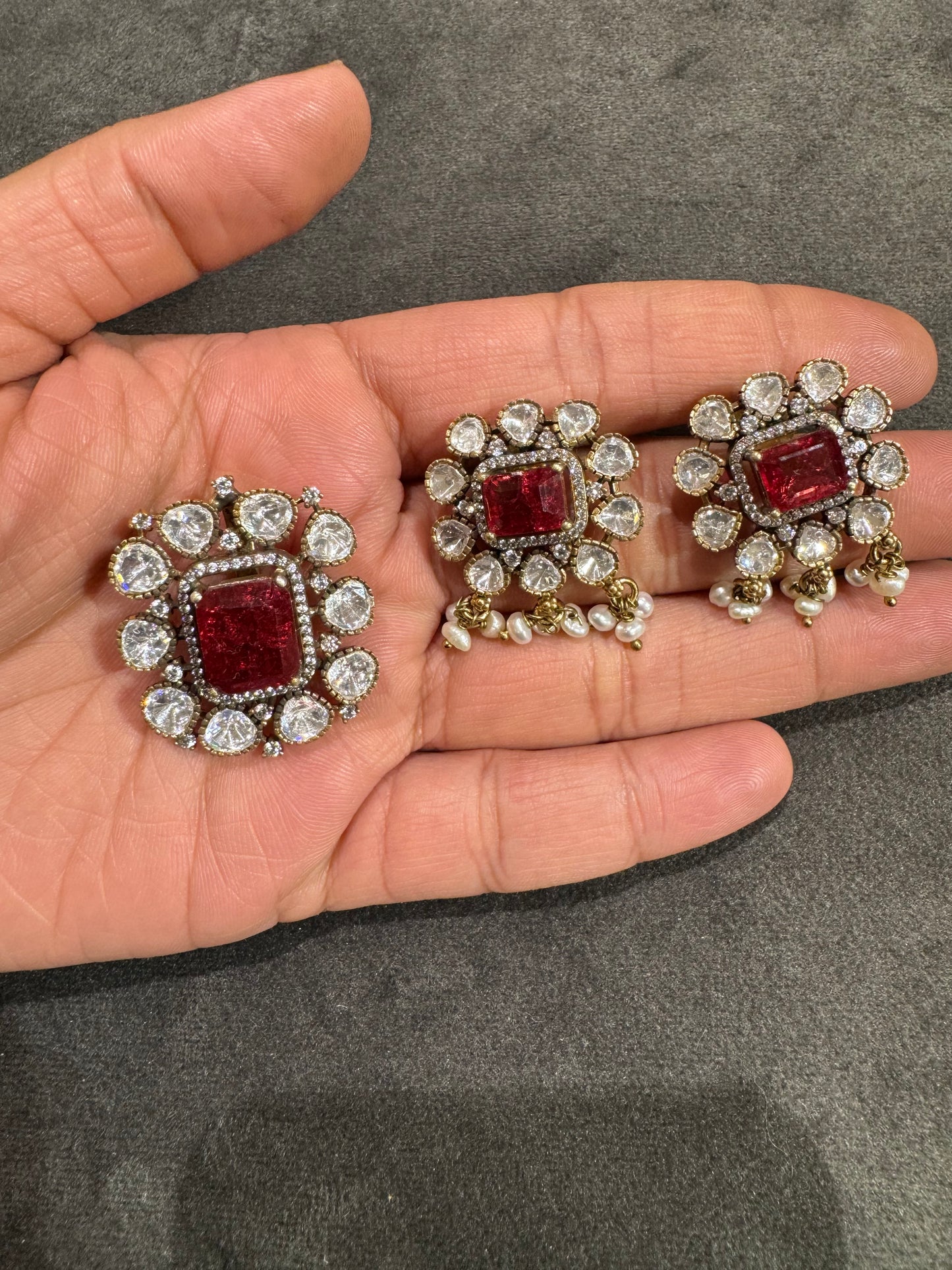 Marun Majesty Pendant Set