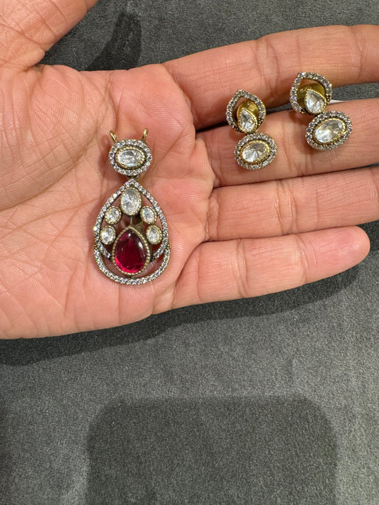 Marun Scarlet Droplet Pendant Set
