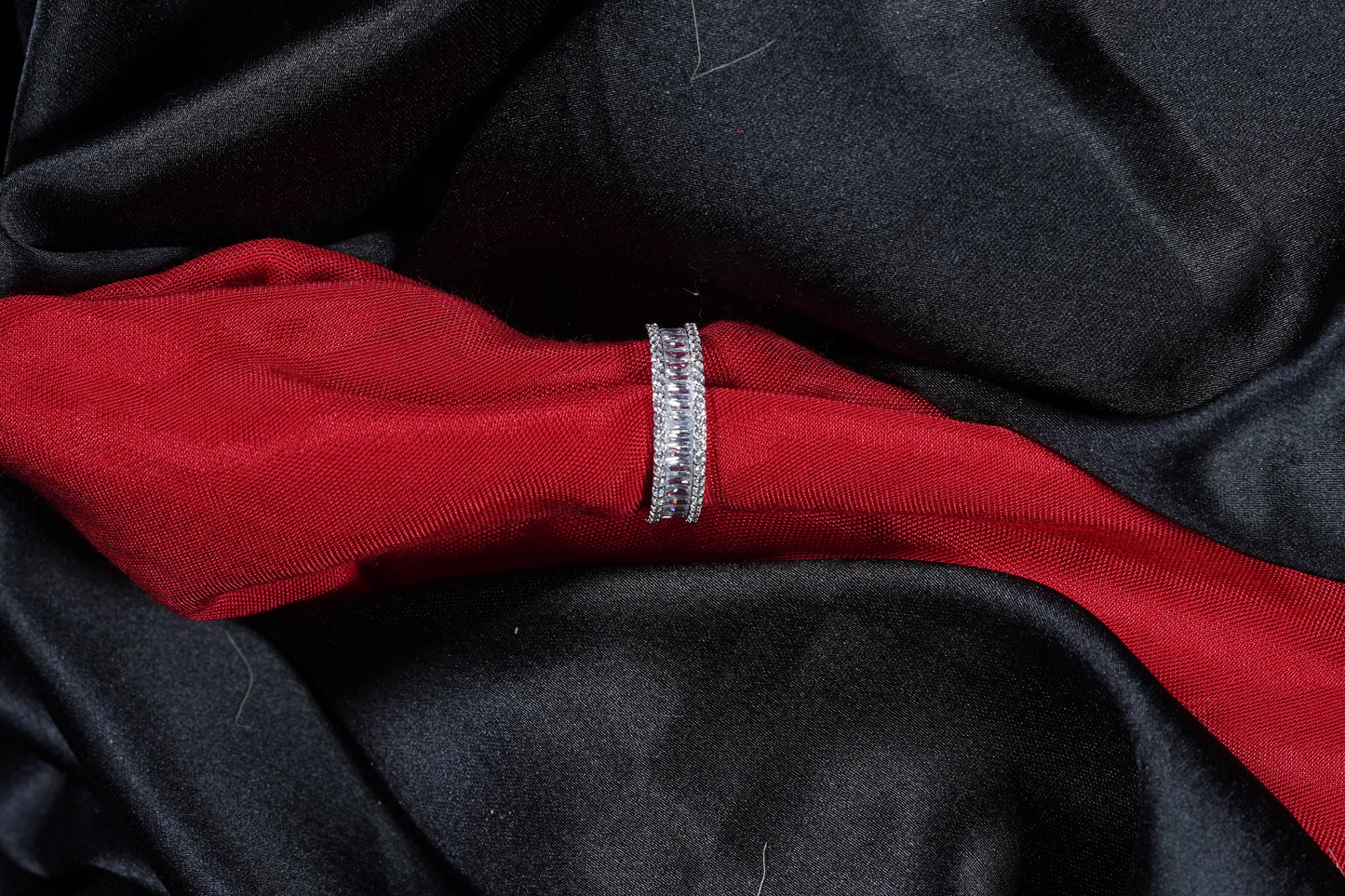 Mystic Vertical Line Silver Band