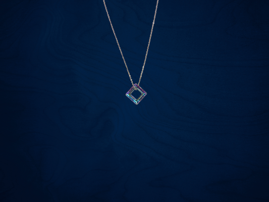 Classy Pendant with Link Chain