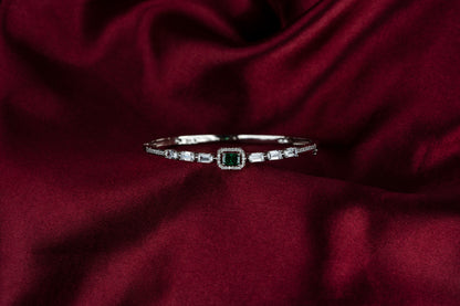 Emerald-Sleek-Bracelet