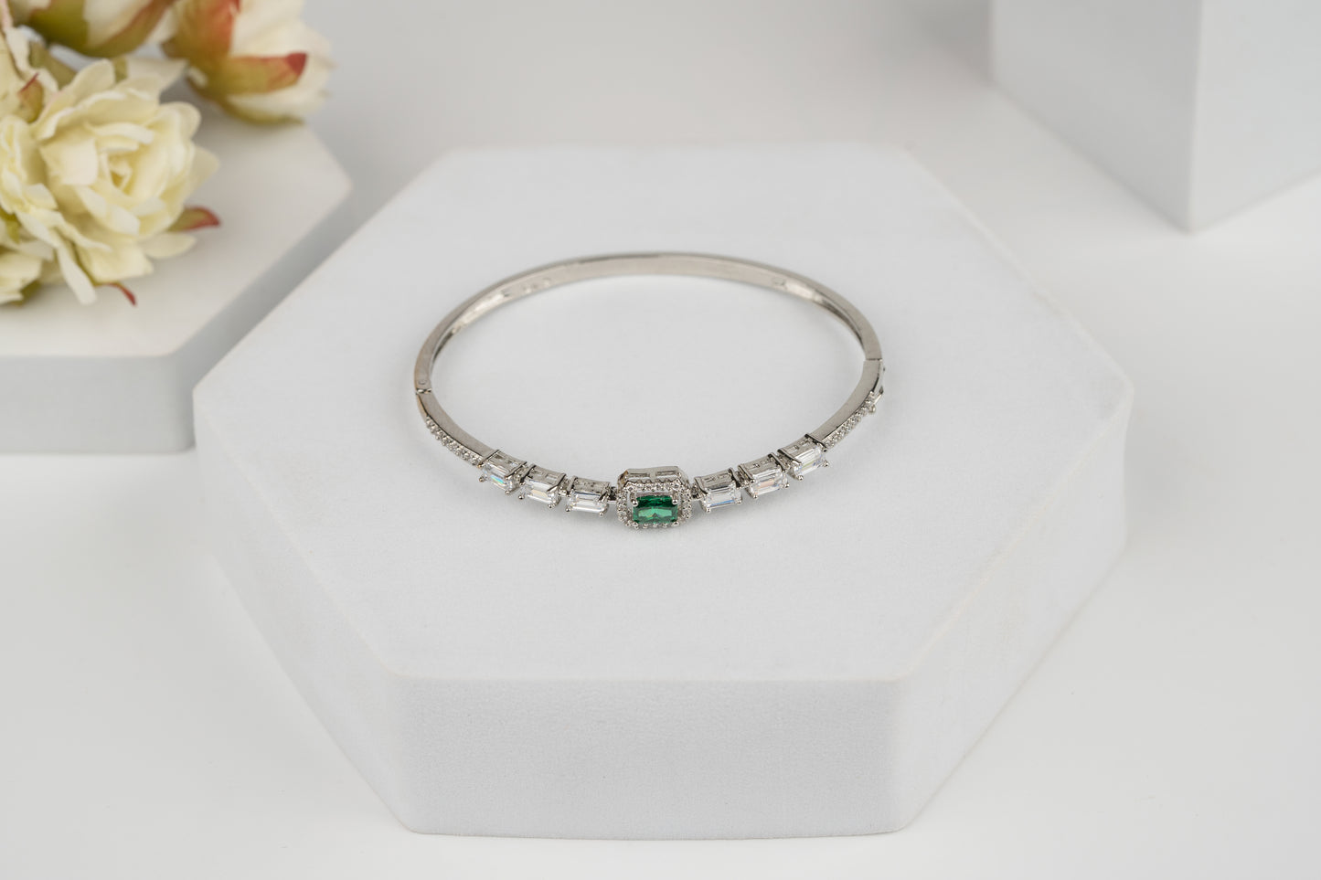 Emerald-Sleek-Bracelet